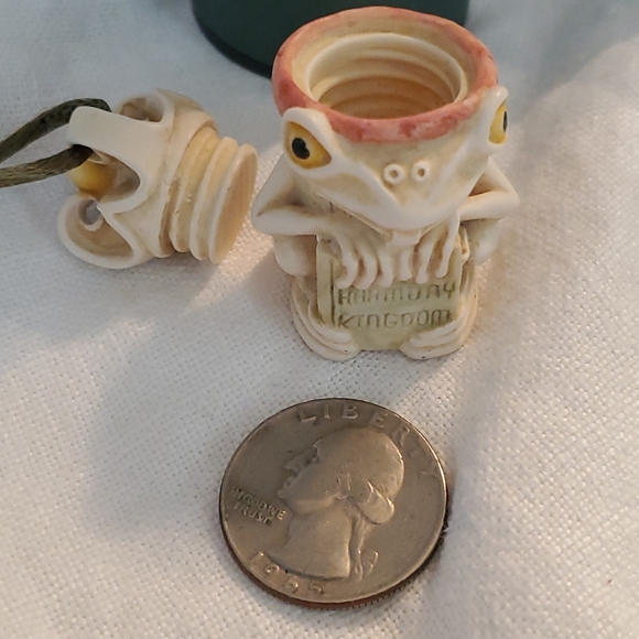 Harmony Kingdom Frog Prince Trinket Box Pendant NIB TJZFR Retired Garden… - Picture 10 of 16